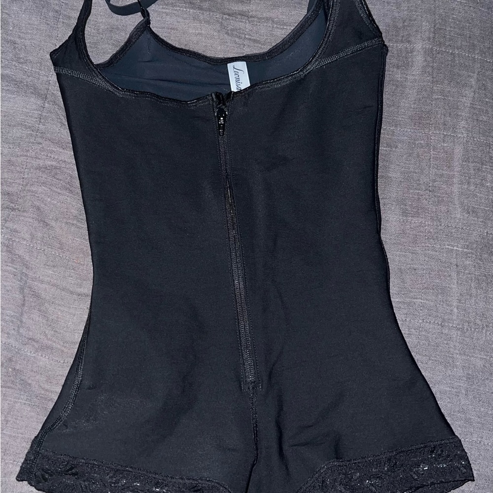 SHAPEWEAR Boyshort bottom body shaper with firm compression